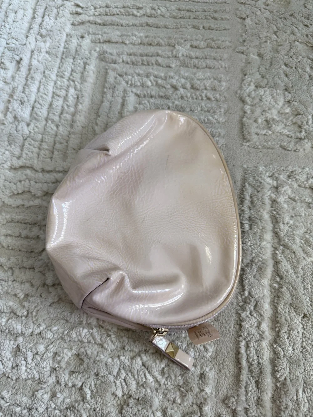 Victoria's Secret Cream Patent Cosmetic Pouch new with tags